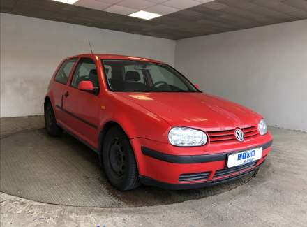 Volkswagen - Golf
