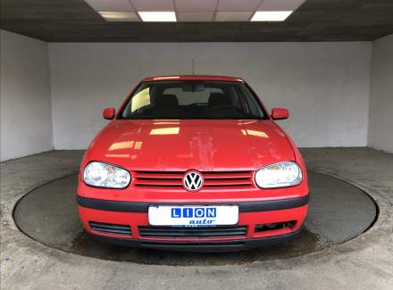 Volkswagen - Golf