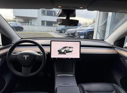 Tesla - Model Y