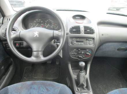 Peugeot - 206
