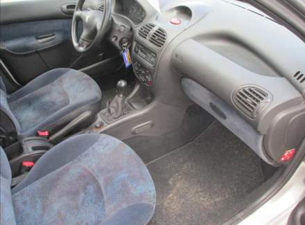 Peugeot - 206