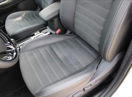 Mitsubishi - Outlander