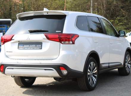 Mitsubishi - Outlander