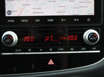 Mitsubishi - Outlander