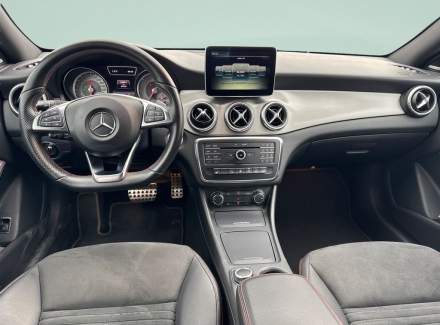 Mercedes-Benz - CLA