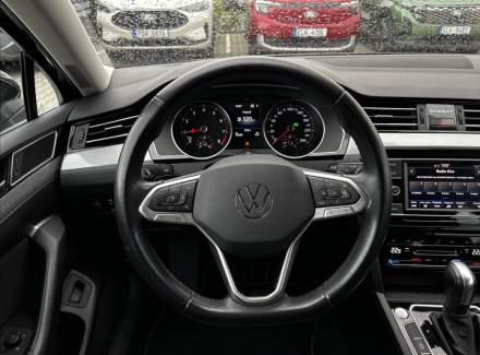Volkswagen - Passat