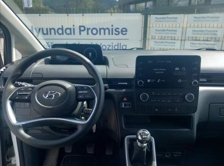 Hyundai - Staria