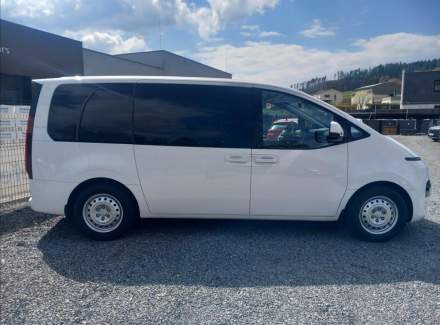 Hyundai - Staria