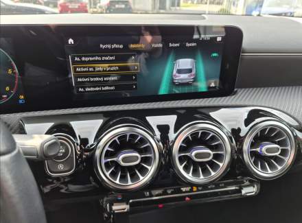 Mercedes-Benz - CLA