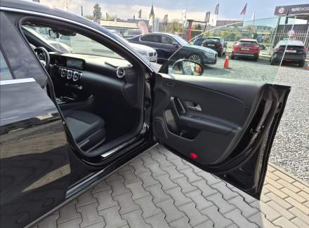 Mercedes-Benz - CLA