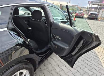 Mercedes-Benz - CLA