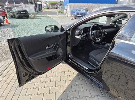 Mercedes-Benz - CLA