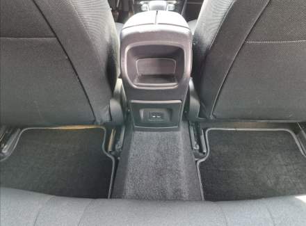 Mercedes-Benz - CLA