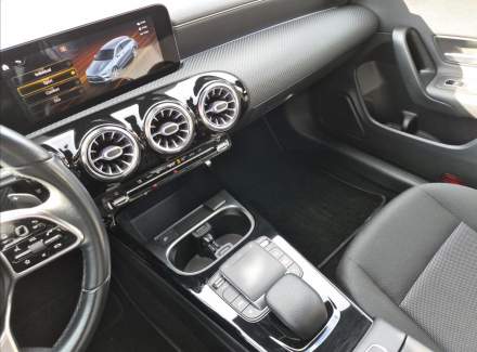 Mercedes-Benz - CLA