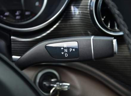 Mercedes-Benz - V-class