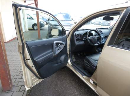 Toyota - RAV 4