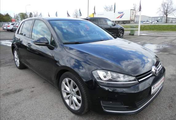 Volkswagen - Golf