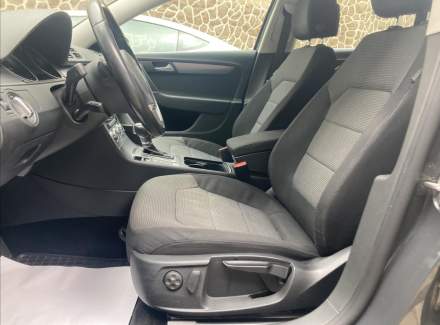 Volkswagen - Passat