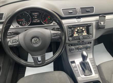 Volkswagen - Passat