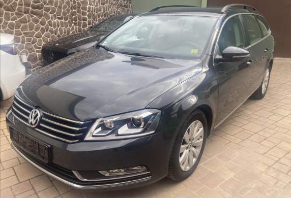 Volkswagen - Passat