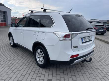 Mitsubishi - Outlander