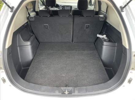 Mitsubishi - Outlander