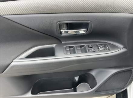 Mitsubishi - Outlander