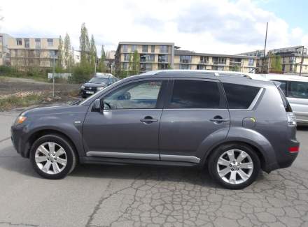 Mitsubishi - Outlander