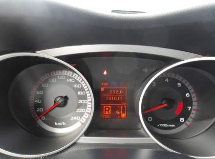 Mitsubishi - Outlander