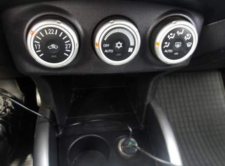 Mitsubishi - Outlander