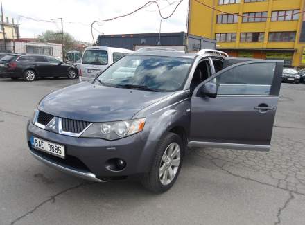 Mitsubishi - Outlander