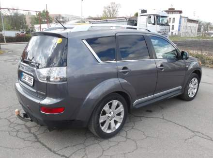 Mitsubishi - Outlander