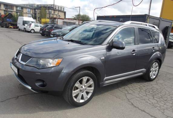 Mitsubishi - Outlander