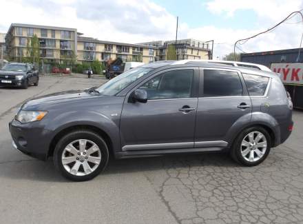 Mitsubishi - Outlander