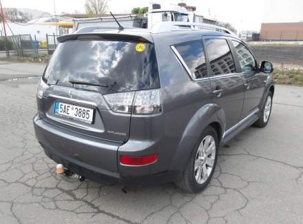 Mitsubishi - Outlander