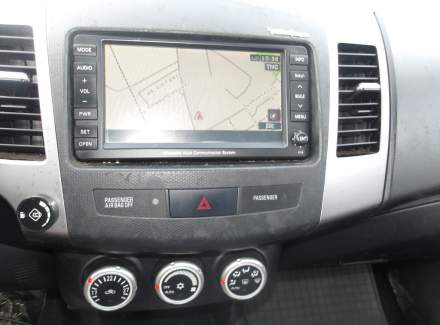 Mitsubishi - Outlander