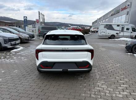Kia - K4
