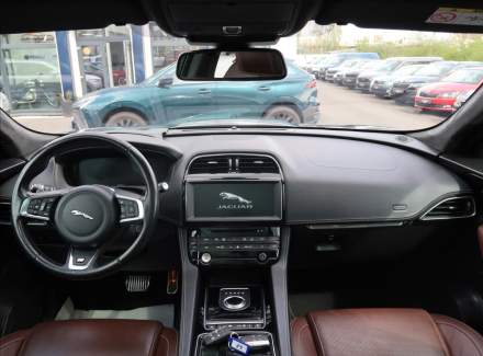 Jaguar - F-Pace