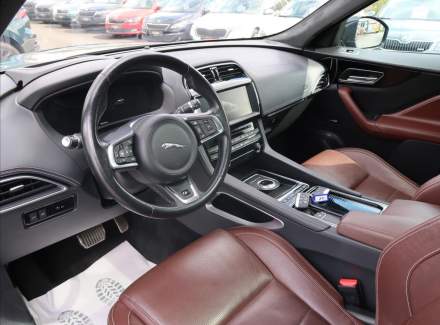 Jaguar - F-Pace