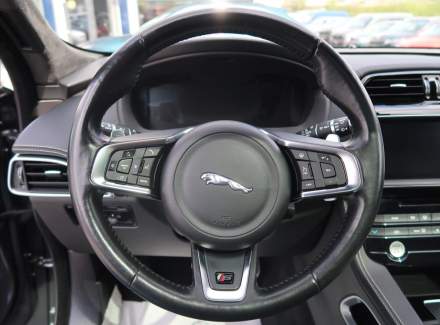 Jaguar - F-Pace