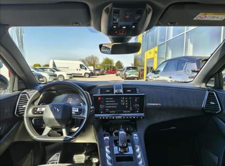 DS Automobiles - DS7 Crossback