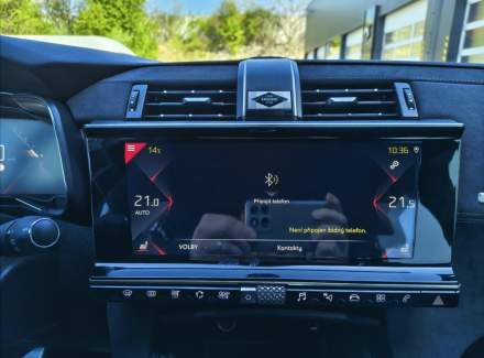 DS Automobiles - DS7 Crossback