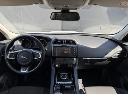 Jaguar - F-Pace