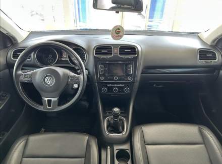 Volkswagen - Golf