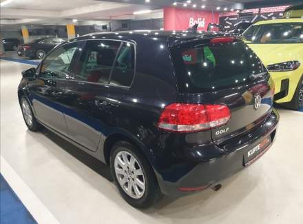 Volkswagen - Golf