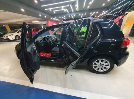 Volkswagen - Golf