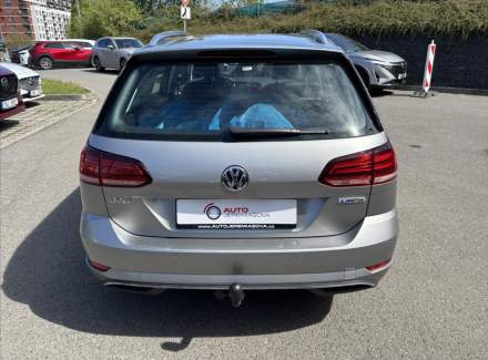 Volkswagen - Golf
