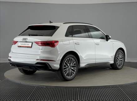 Audi - Q3