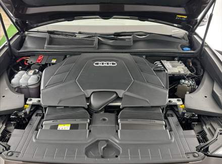 Audi - Q8