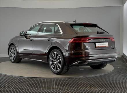 Audi - Q8
